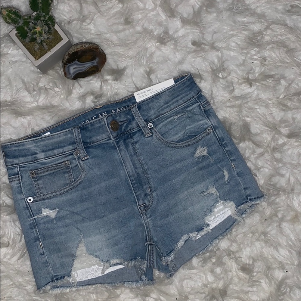 Hi-rise bluejean shorts with lace pockets AEO